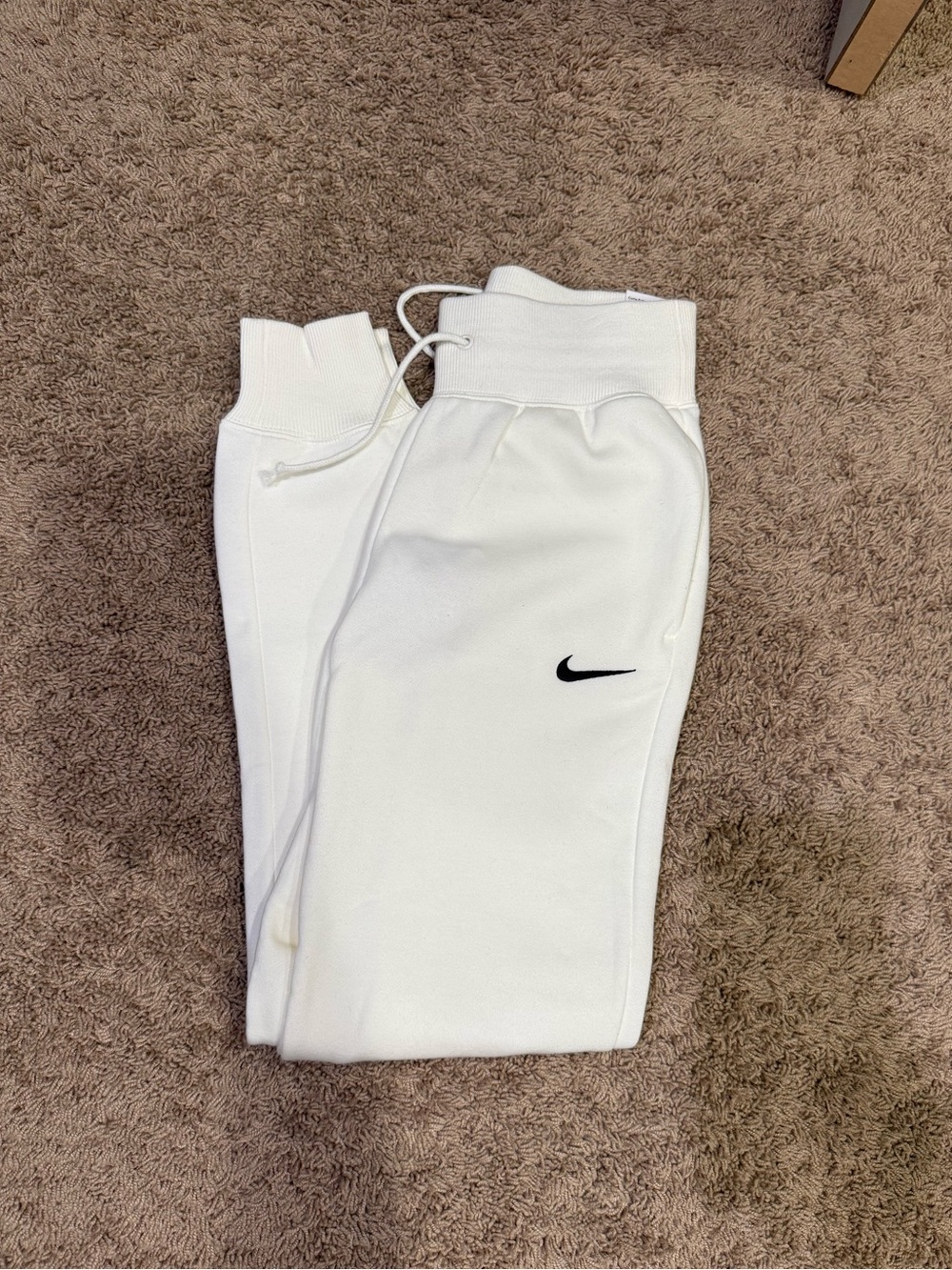 Nike Women’s White Fleece Jogger Pants